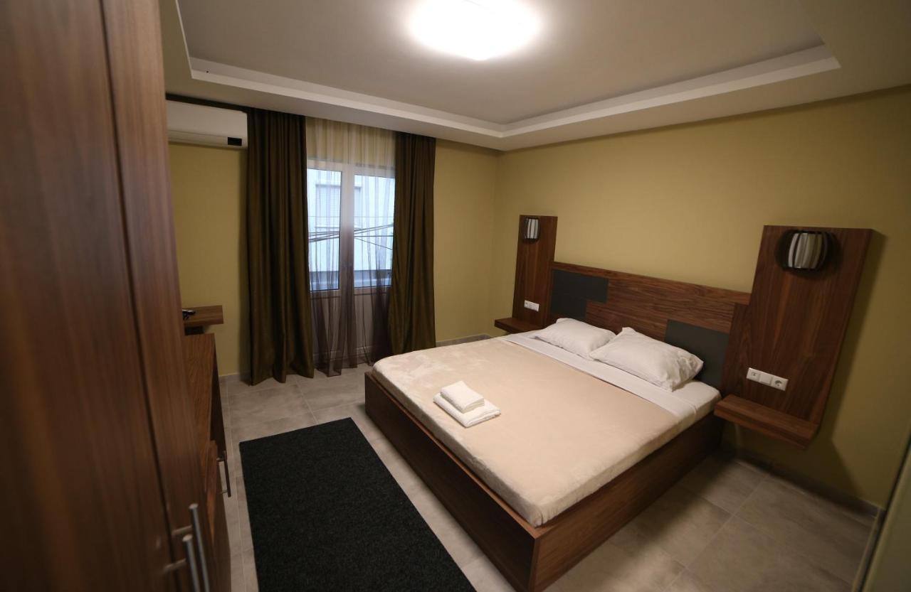 Hotel Centrum Kosovska Mitrovica Luaran gambar